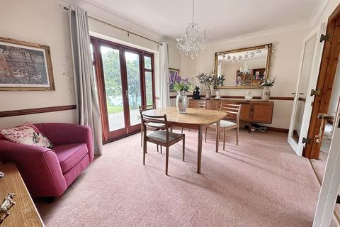 Katandra Barrack Road, West Parley, Ferndown, BH22 8UB