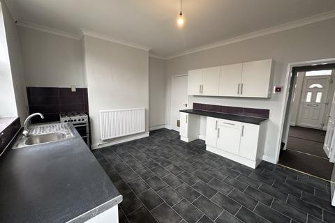 2 bedroom terraced house to rent, Chapel Street, Thurnscoe