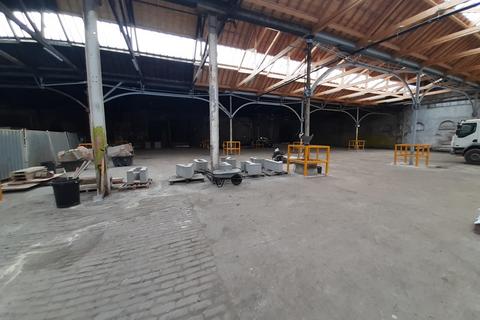 Industrial unit to rent, Riverside Warehouse, Wincolmlee, Hull, HU5 1RH