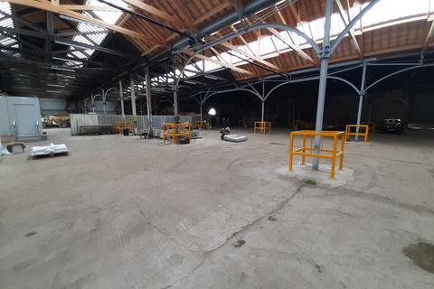 Industrial unit to rent, Riverside Warehouse, 471 Wincolmlee, Hull, HU5 1RH