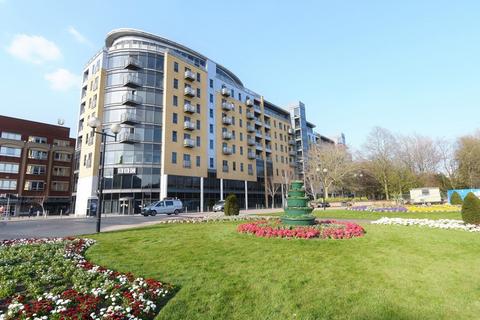 1 bedroom property for sale, Apartment 22, Queens Court, 57 Queens Dock Avenue, Hull, East Yorkshire, HU1 3DR