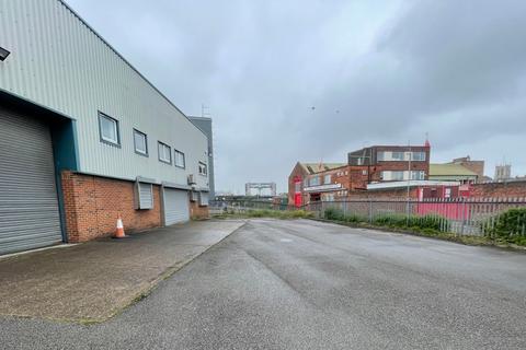 Industrial unit to rent, Industrial / Trade Counter, Tower Street, Hull, East Riding Of Yorkshire, HU9 1TQ