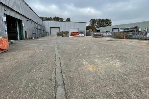 Industrial unit to rent, Unit 1 Amsterdam Road, Hull, East Riding Of Yorkshire, HU7 0XF