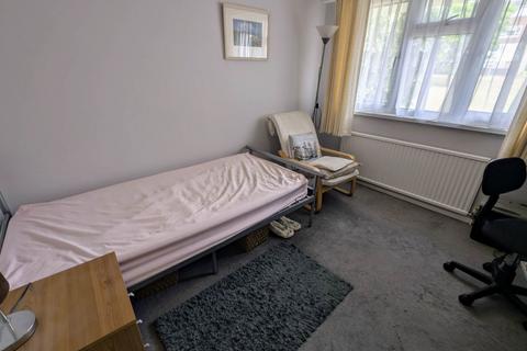 62 Kildare Close, Bordon, GU35 0HP