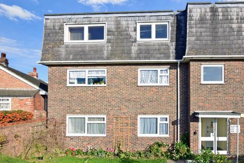 3 bedroom ground floor flat to rent, Oving Road Chichester PO20