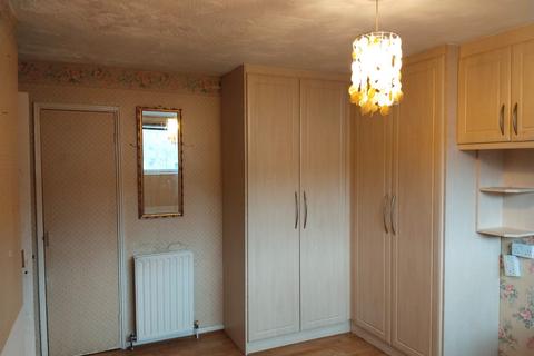 3 bedroom terraced house to rent, Trindehay, Basildon