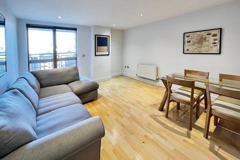 2 bedroom flat to rent, Cromwell Court, Brewery Wharf, Leeds, LS10