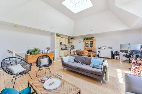 2 bedroom mews for sale, Victoria Mews, Clapham, London, SW4