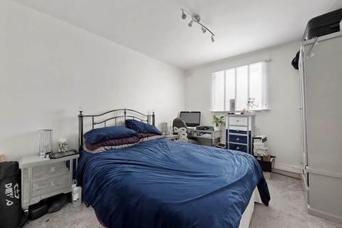 53 Thurlestone Road, London, SE27 0PE