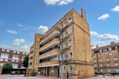 2 bedroom flat for sale, Flat 1 Hadlow House, Kinglake Estate, Walworth, London, SE17 2LG