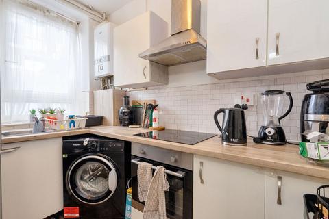 2 bedroom flat for sale, Flat 1 Hadlow House, Kinglake Estate, Walworth, London, SE17 2LG