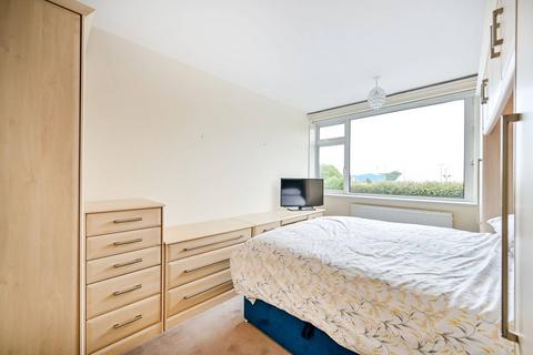 3 bedroom maisonette for sale, High Street, Hounslow, TW5