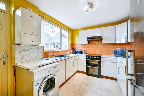 3 bedroom maisonette for sale, High Street, Hounslow, TW5