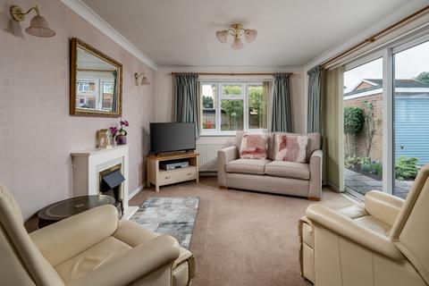 2 bedroom bungalow for sale, The Cravens, Smallfield, Horley, Surrey, RH6