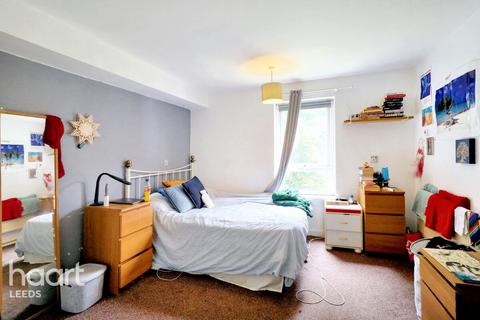 2 bedroom apartment for sale, Hartwell Road, Leeds