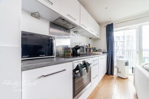 1 bedroom flat for sale, Atkins Square, Hackney, E8