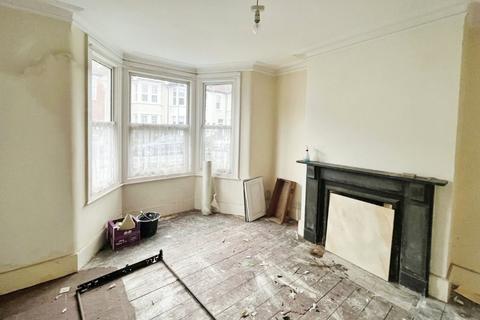 4 bedroom terraced house for sale, South Avenue, Southend-on-Sea