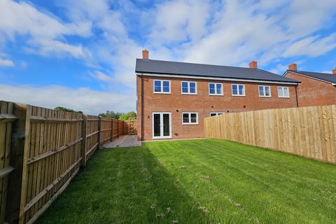 3 bedroom end of terrace house to rent, Bridge Croft, Wheaton Aston, Stafford, ST19