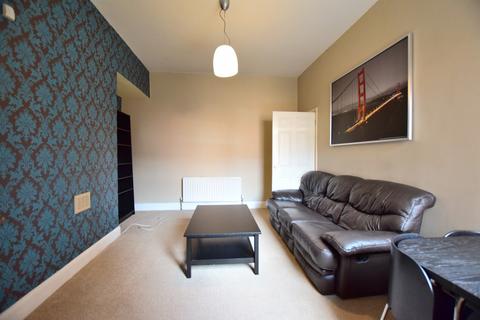 2 bedroom flat to rent, Sandringham Road, Gosforth NE3