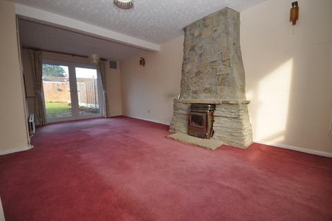 3 bedroom terraced house to rent, Woodfield Road, Crawley, RH10