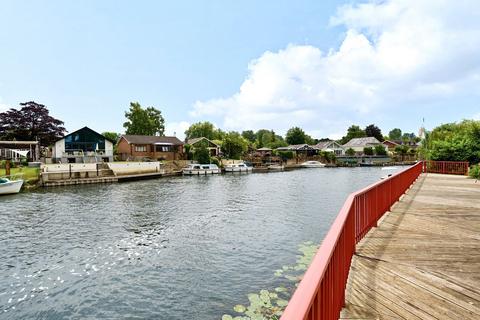 4 bedroom detached house for sale, Hamm Court, Weybridge, KT13