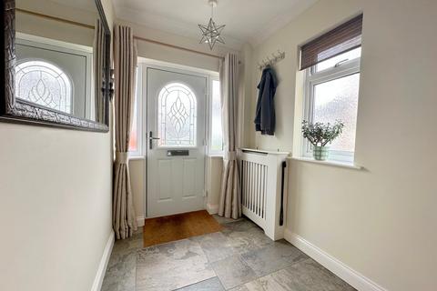 4 bedroom semi-detached house for sale, Hillside Grove, Chelmsford, CM2