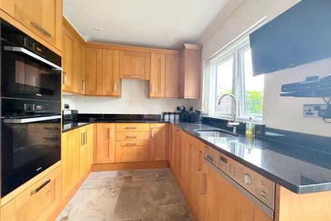 75 Hillside Grove, Chelmsford, CM2 9DB