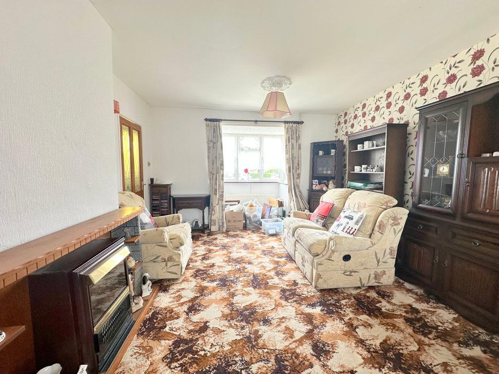 Harewood Road, Chelmsford, CM1 2 bed end of terrace house for sale £