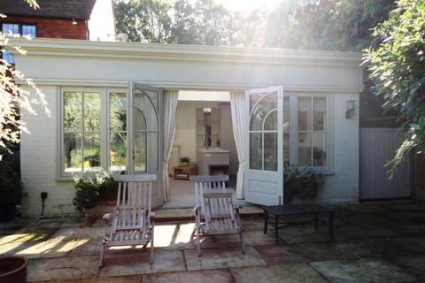 2 bedroom bungalow to rent, Pennypot Lane, Chobham, Woking, Surrey, GU24