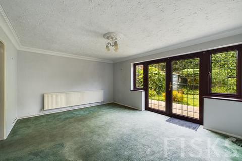 3 bedroom detached house for sale, Glenmere Park Avenue, Benfleet, SS7