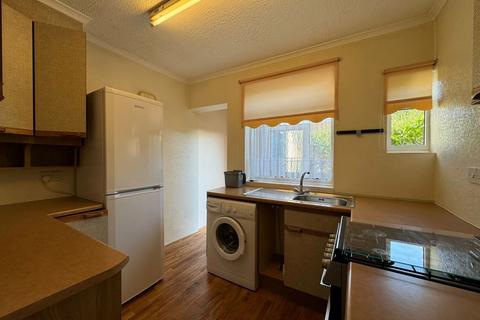 2 bedroom flat for sale, 5 Crest Drive, Enfield, Middlesex, EN3 5QD