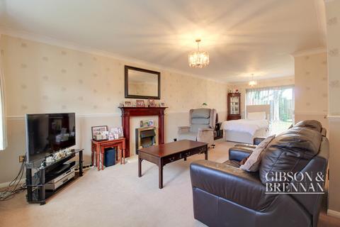 4 bedroom detached house for sale, Kingsdown Close, Basildon, SS13