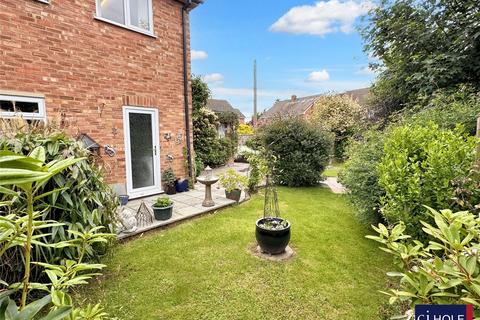 3 bedroom semi-detached house for sale, Spencer Close, Hucclecote, Gloucester, GL3