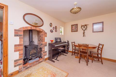12 Brandlee, Dawley, Telford, TF4 3AH