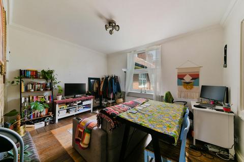 1 bedroom flat for sale, Matilda House, St. Katharines Way, E1W