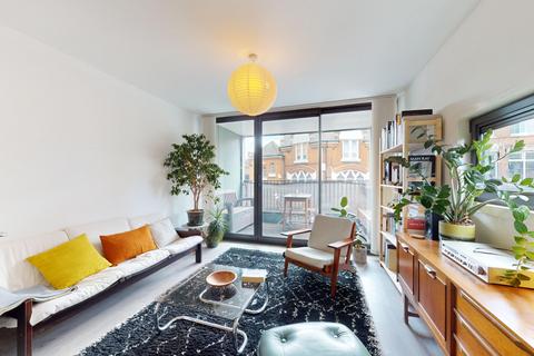 2 bedroom flat for sale, 19 Northewold Road, London N16 7DG