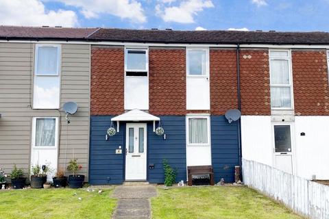 3 bedroom terraced house for sale, The Briars, Briar Hill, Northampton NN4 8SP