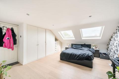 30 Waldegrave Road, London, W5 3HT