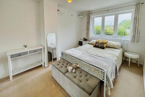 22 Balfour Drive, Calcot, Reading, RG31 7BN