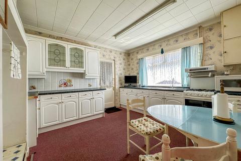 2 bedroom bungalow for sale, Rochdale Road, Scunthorpe, N.E Lincolnshire, DN16