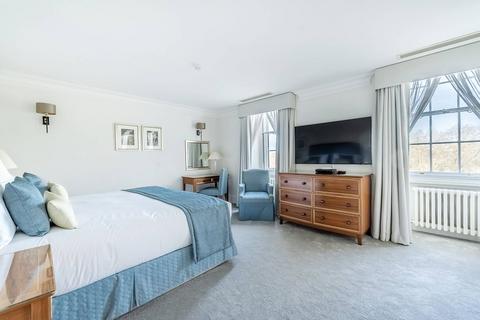 3 bedroom flat to rent, HYDE PARK GATE, Kensington, London, SW7