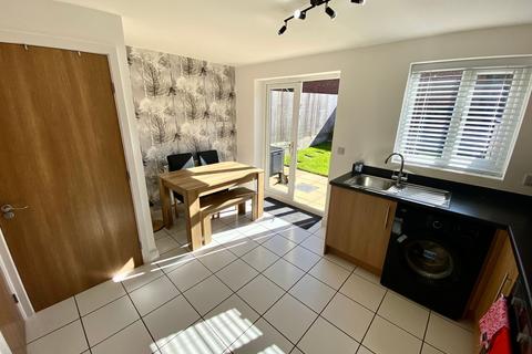 3 bedroom townhouse for sale, Salford Way, Church Gresley, DE11