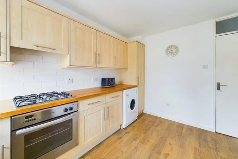 35 Columbia Close, Gloucester, GL1 3DF