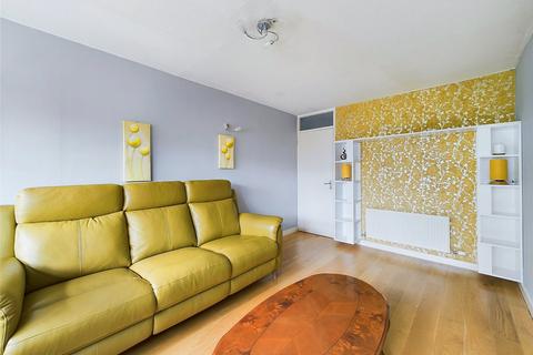 35 Columbia Close, Gloucester, GL1 3DF