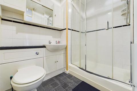 35 Columbia Close, Gloucester, GL1 3DF