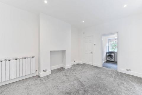 2 bedroom flat for sale, Gilbey Road, Tooting Broadway, London, SW17