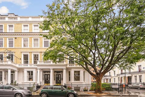 3 bedroom flat for sale, Southwell Gardens, South Kensington, London