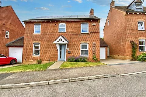 3 bedroom detached house for sale, Eastfields, Braunston, NN11 7JN