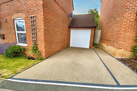 3 bedroom detached house for sale, Eastfields, Braunston, NN11 7JN