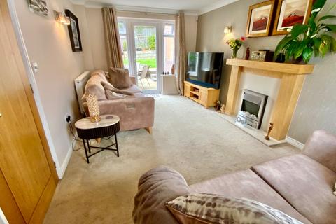 3 bedroom detached house for sale, Eastfields, Braunston, NN11 7JN